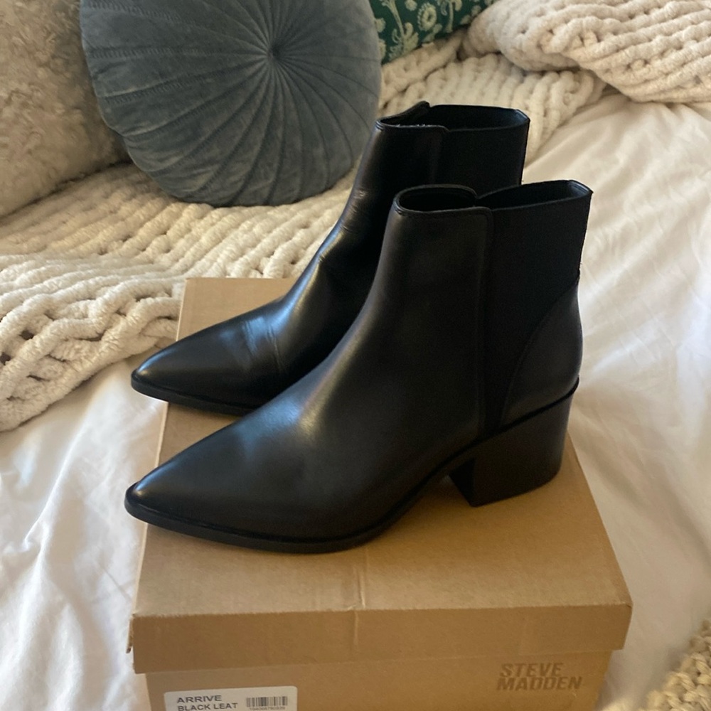 BRAND NEW Steve Madden Black Leather Boots